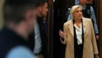 Paris: Verteidigung von Marine Le Pen fordert Freispruch